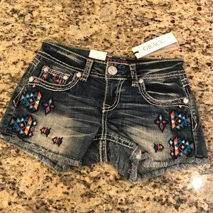 NWT Grace in LA cut off Jean shorts Size 25 Aztec
